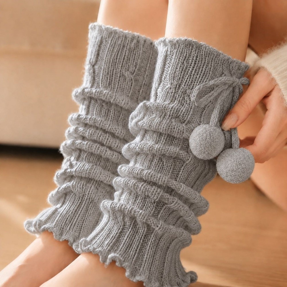 Boot Sock Slouchy - ニットレッグウォーマー、ケーブルニット柄、ふわふわのポンポン付きブーツカフ、厚手で暖かい、フリルエッジ、ゆったりとしたレッグウォーマー